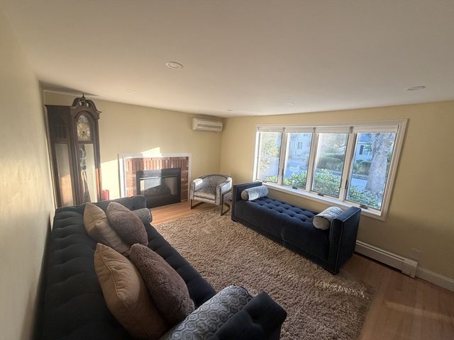 15 University Road, Arlington, MA 02474