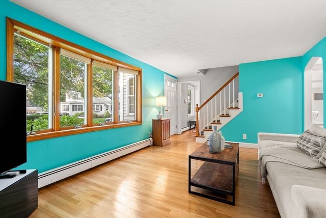 15 University Road, Arlington, MA 02474