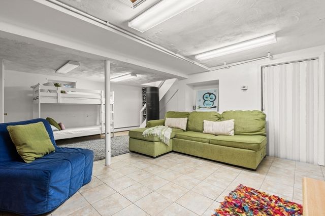 15 University Road, Arlington, MA 02474