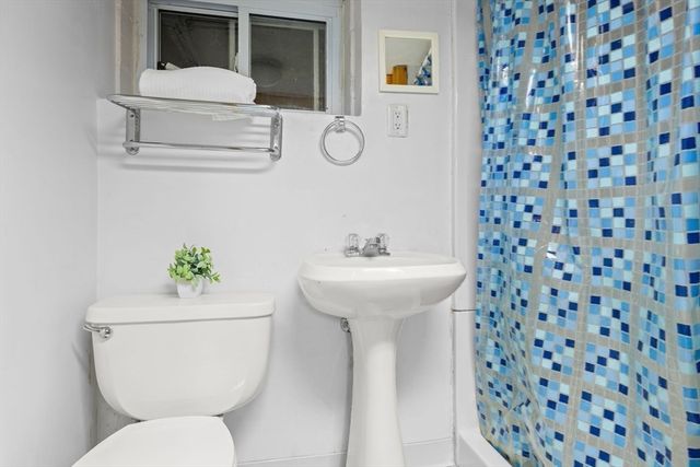 15 University Road, Arlington, MA 02474