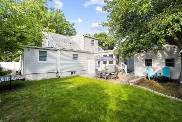 15 University Road, Arlington, MA 02474