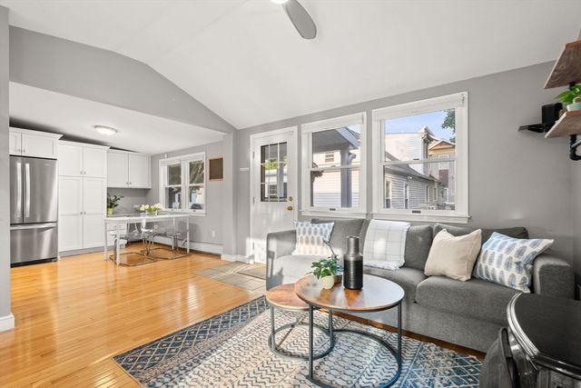 15 University Road, Arlington, MA 02474