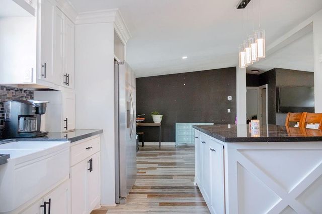 6703 Trail Loop E, Rosharon, TX 77583