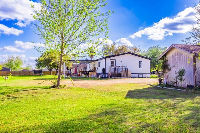 6703 Trail Loop E, Rosharon, TX 77583