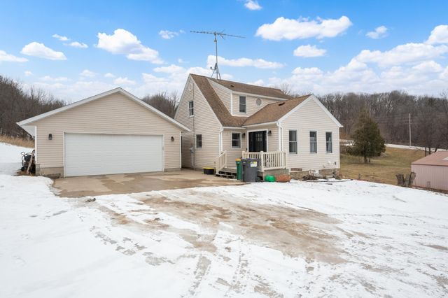 9350 75th Street NW, Byron, MN 55920