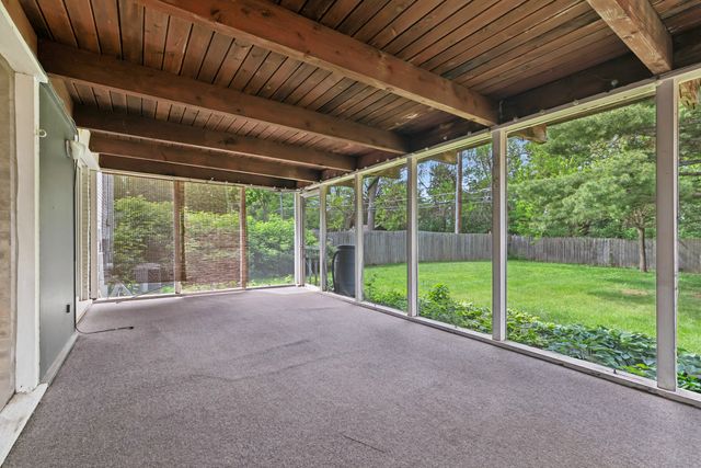 2303 Hutchison Road, Flossmoor, IL 60422