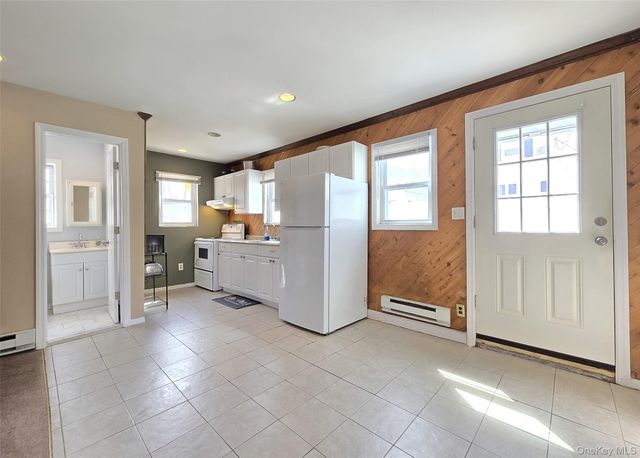 18 Wyandotte Street, Selden, NY 11784
