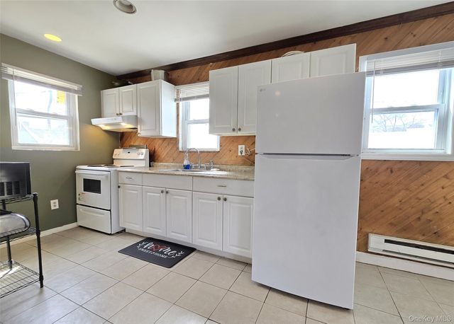 18 Wyandotte Street, Selden, NY 11784