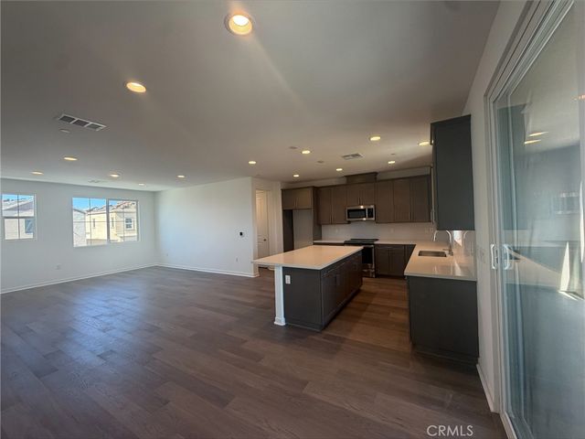4732 South Momentum Paseo, Ontario, CA 91761