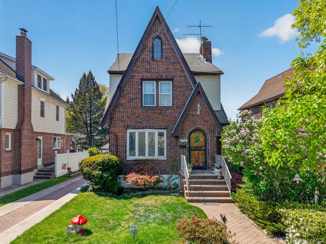 2946 169th Street, Flushing, NY 11358