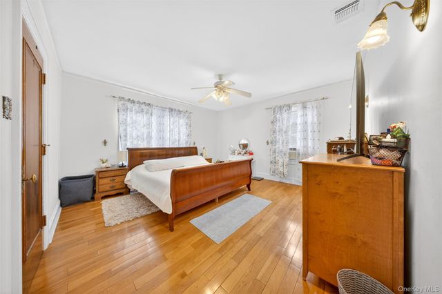 2946 169th Street, Flushing, NY 11358