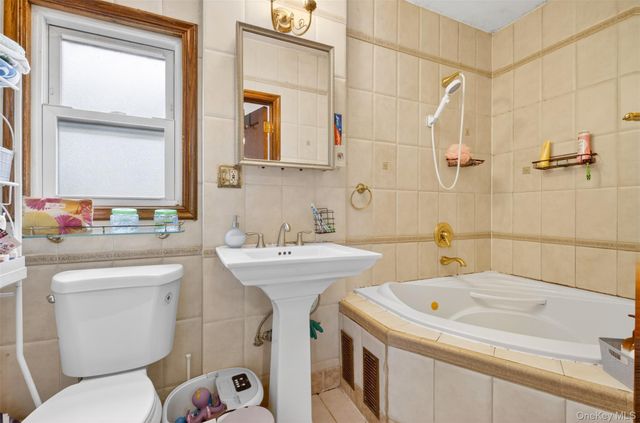 2946 169th Street, Flushing, NY 11358