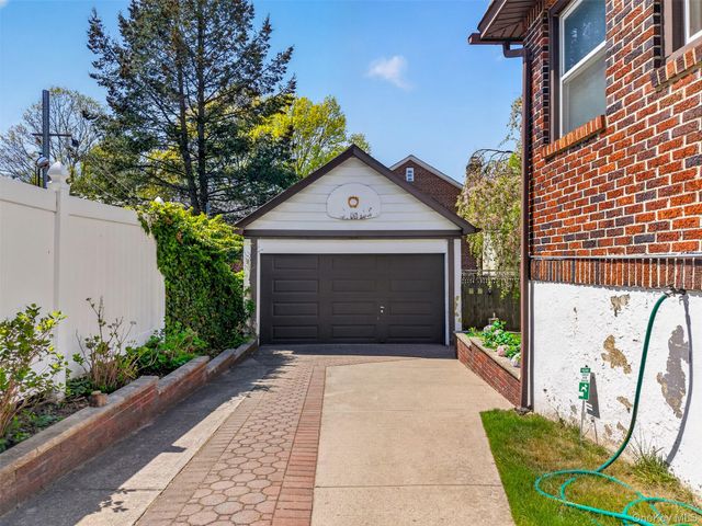 2946 169th Street, Flushing, NY 11358