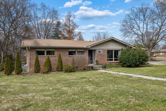 1002 Walton Dr, Murfreesboro, TN 37130