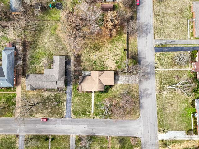 1002 Walton Dr, Murfreesboro, TN 37130