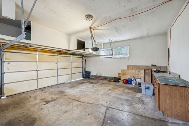 1002 Walton Dr, Murfreesboro, TN 37130