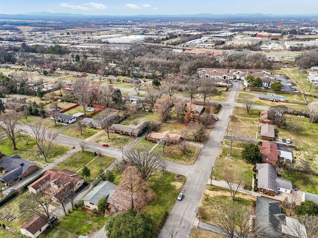 1002 Walton Dr, Murfreesboro, TN 37130