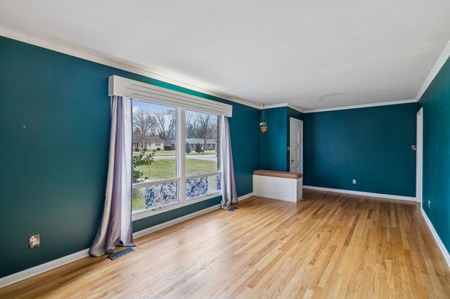 1002 Walton Dr, Murfreesboro, TN 37130