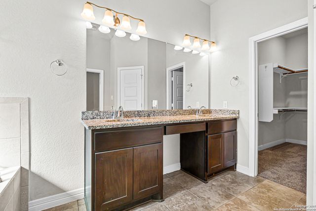 420 Bee Caves Cv, Cibolo, TX 78108