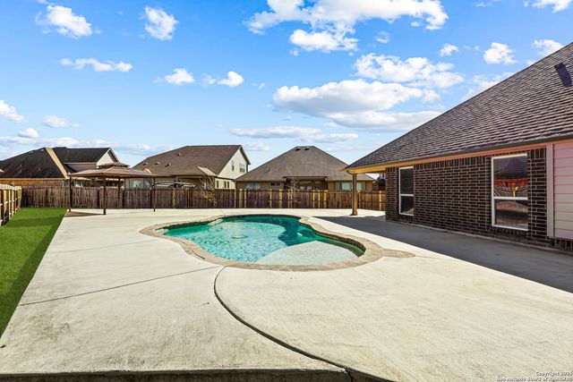 420 Bee Caves Cv, Cibolo, TX 78108