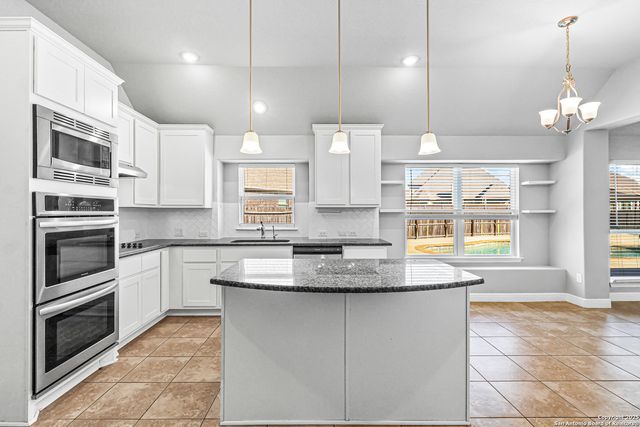 420 Bee Caves Cv, Cibolo, TX 78108