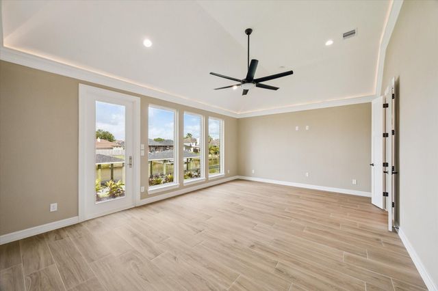620 Appia Drive, Kemah, TX 77565