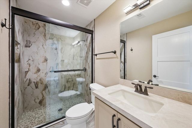 620 Appia Drive, Kemah, TX 77565