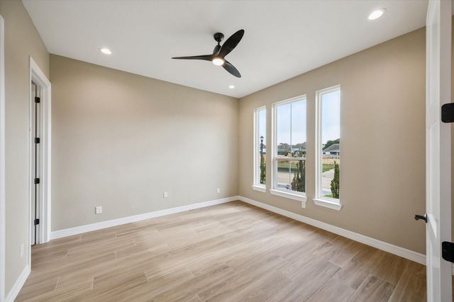 620 Appia Drive, Kemah, TX 77565