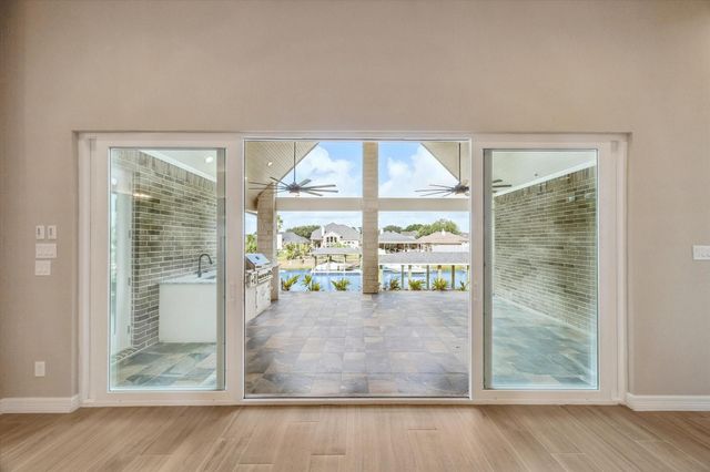 620 Appia Drive, Kemah, TX 77565