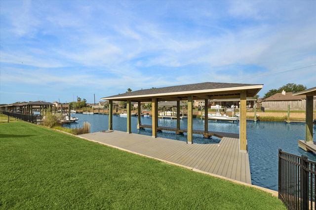 620 Appia Drive, Kemah, TX 77565