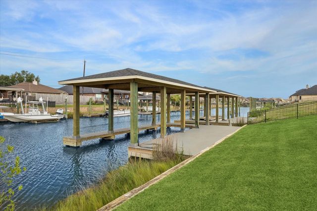 620 Appia Drive, Kemah, TX 77565