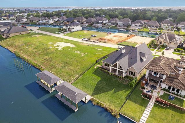 620 Appia Drive, Kemah, TX 77565