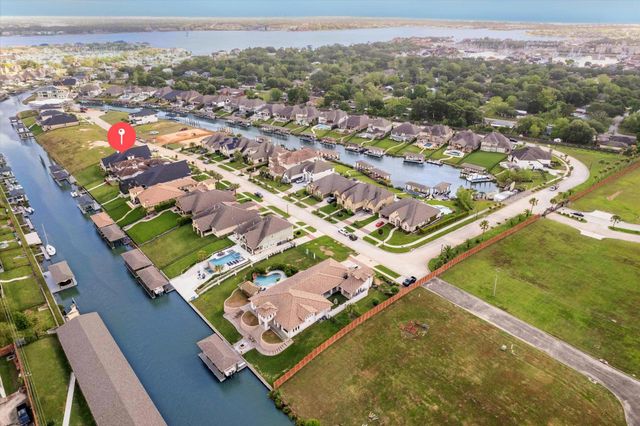 620 Appia Drive, Kemah, TX 77565