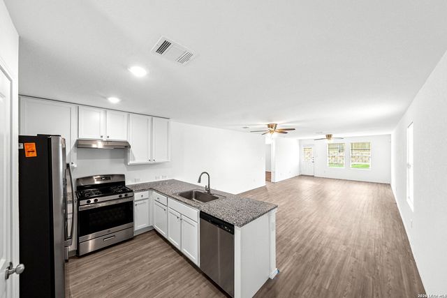 8802 McCoy Pass, Converse, TX 78109