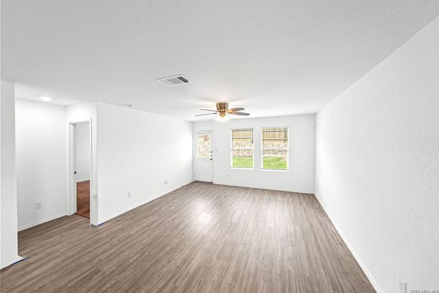 8802 McCoy Pass, Converse, TX 78109