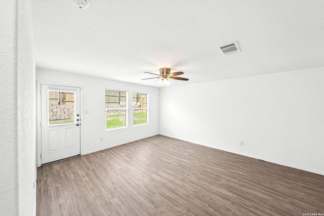 8802 McCoy Pass, Converse, TX 78109