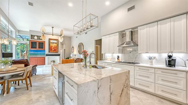 6682 SAINT JAMES CROSSING, University Park, FL 34201