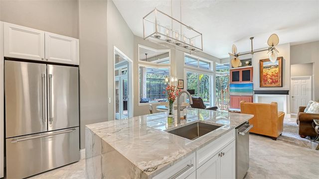 6682 SAINT JAMES CROSSING, University Park, FL 34201