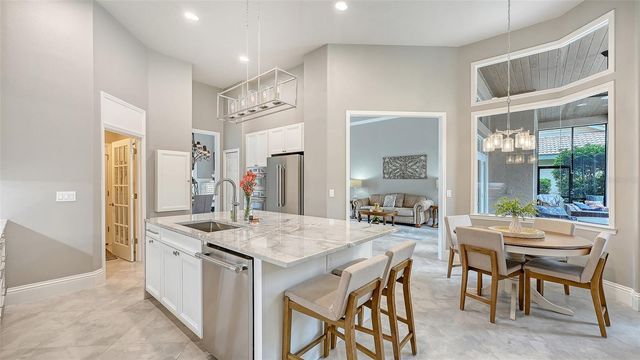 6682 SAINT JAMES CROSSING, University Park, FL 34201