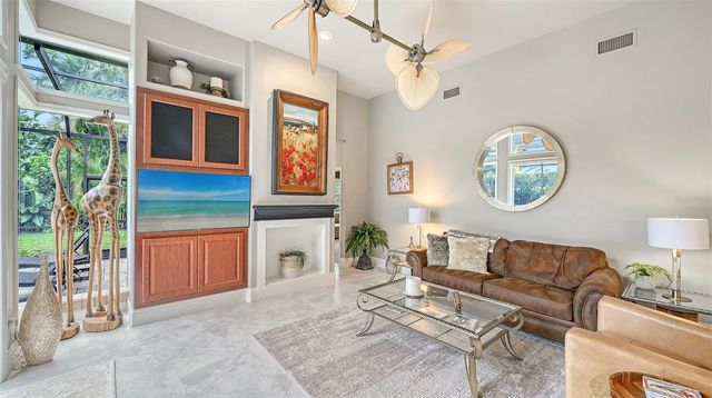 6682 SAINT JAMES CROSSING, University Park, FL 34201
