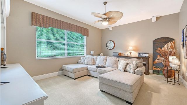 6682 SAINT JAMES CROSSING, University Park, FL 34201