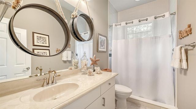 6682 SAINT JAMES CROSSING, University Park, FL 34201
