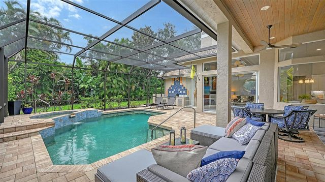 6682 SAINT JAMES CROSSING, University Park, FL 34201