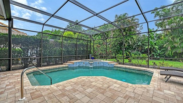 6682 SAINT JAMES CROSSING, University Park, FL 34201