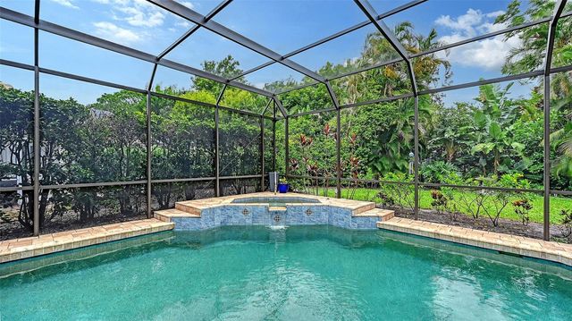 6682 SAINT JAMES CROSSING, University Park, FL 34201