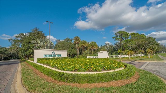 6682 SAINT JAMES CROSSING, University Park, FL 34201