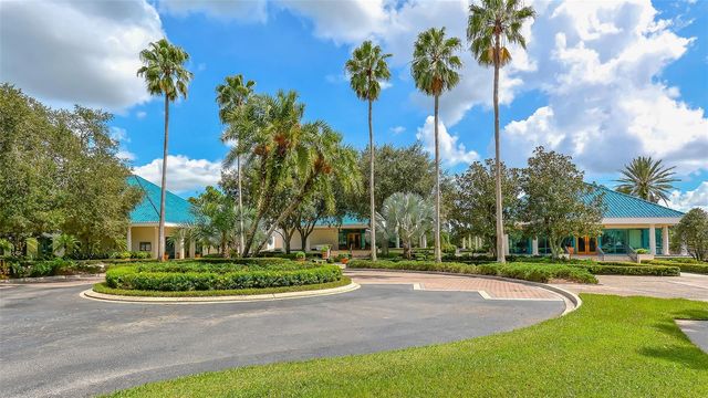6682 SAINT JAMES CROSSING, University Park, FL 34201