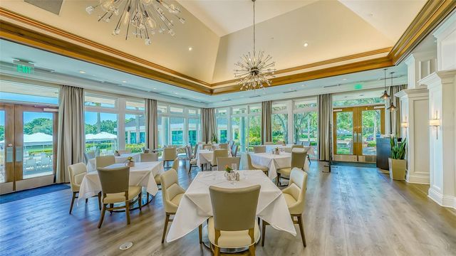 6682 SAINT JAMES CROSSING, University Park, FL 34201