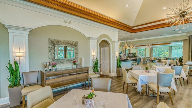 6682 SAINT JAMES CROSSING, University Park, FL 34201