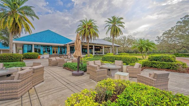 6682 SAINT JAMES CROSSING, University Park, FL 34201